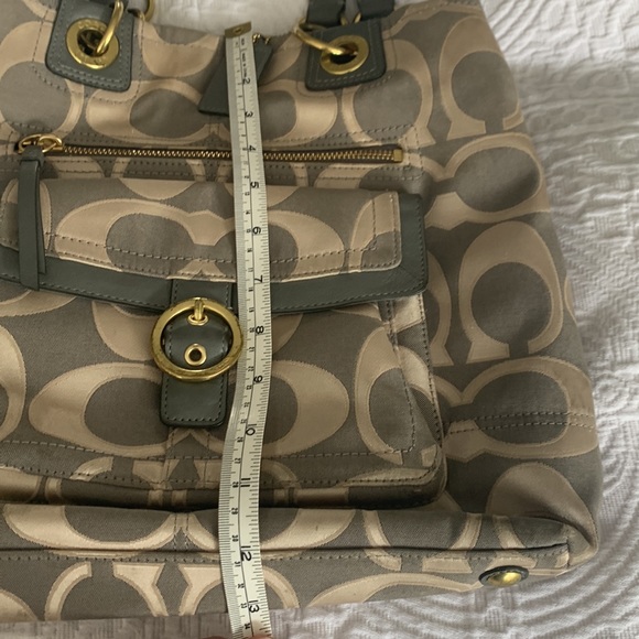 Authentic monogram Coach Purse - Picture 14 of 15